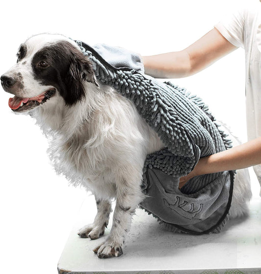 Transform Bath Time with Our Extra Large Quick Dry Microfiber Towel for Dogs – Ultra Absorbent, Comfortable Hand Pockets, and Machine Washable!