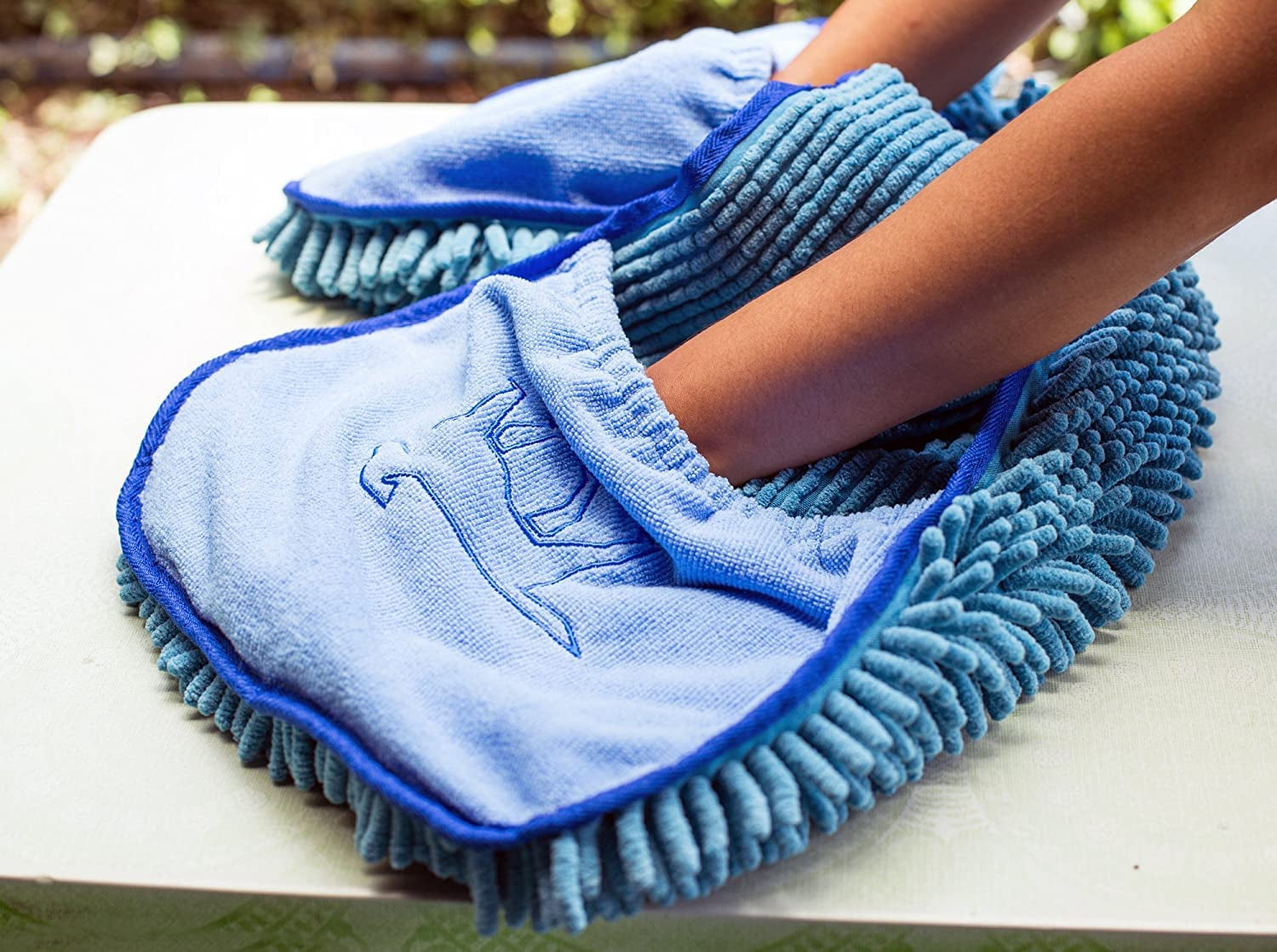 Transform Bath Time with Our Extra Large Quick Dry Microfiber Towel for Dogs – Ultra Absorbent, Comfortable Hand Pockets, and Machine Washable!